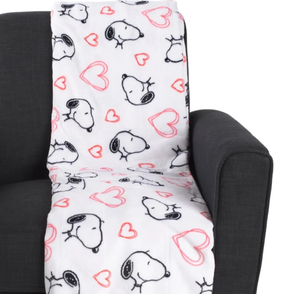 Peanuts Snoopy Pink Hearts Valentines Day Throw